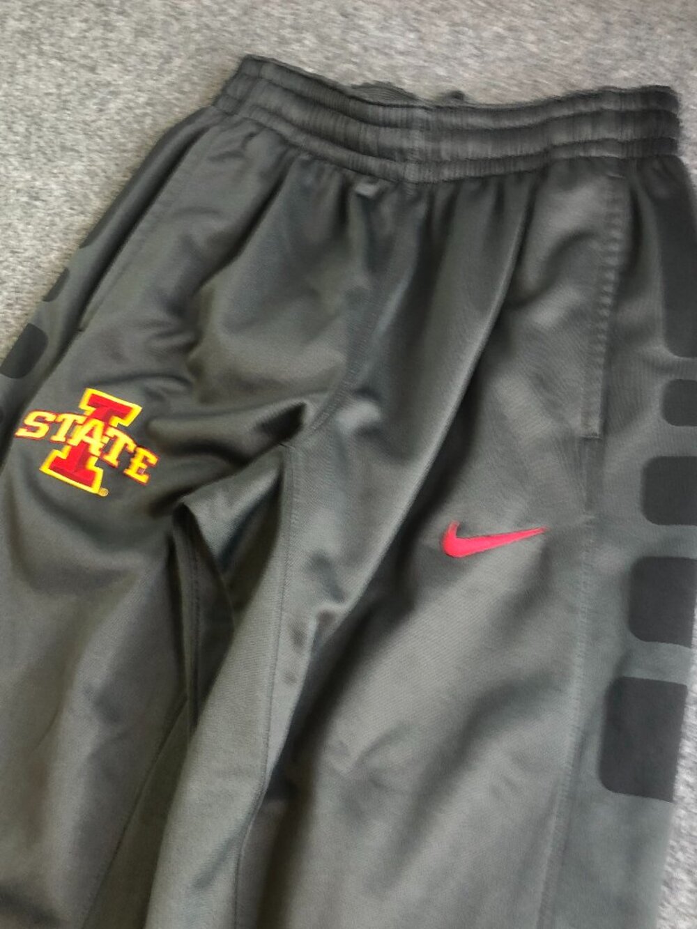 Nike Iowa State Cyclones Sweatpants Joggers Mens Small Gray Pockets Therma Fit